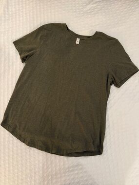Lululemon T-Shirt - Olive Green